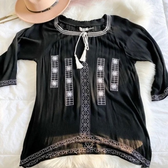 Paparazzi Black Embroidered Tassel Boho Top
Blouse Size Medium - Picture 15 of 15